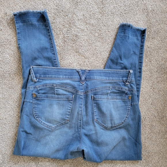 Democracy Ab Technology Ankle Distressed Mid Rise Jeans Size 8 - Picture 4 of 9